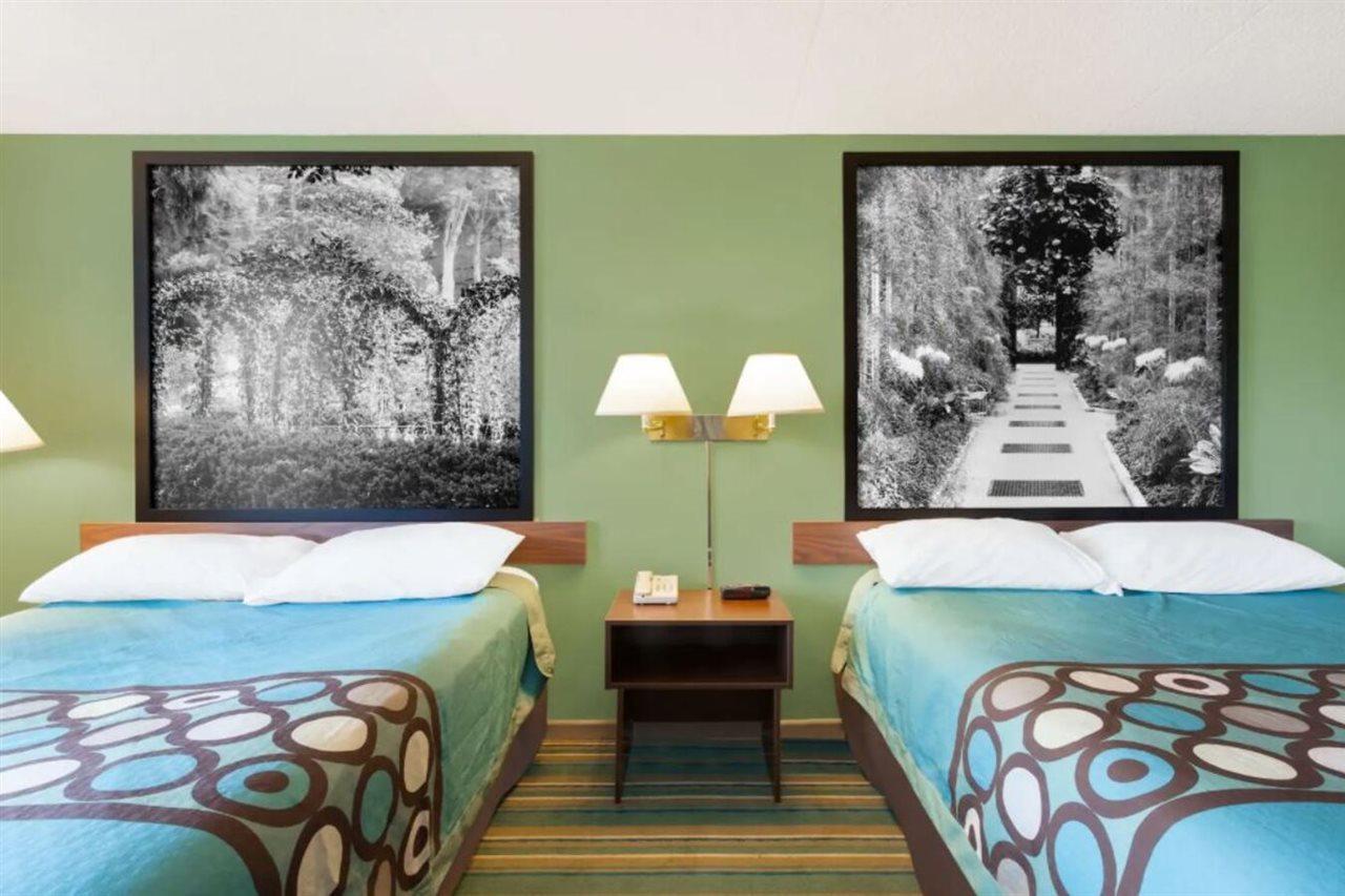 Super 8 By Wyndham Harrisburg Hershey West Buitenkant foto
