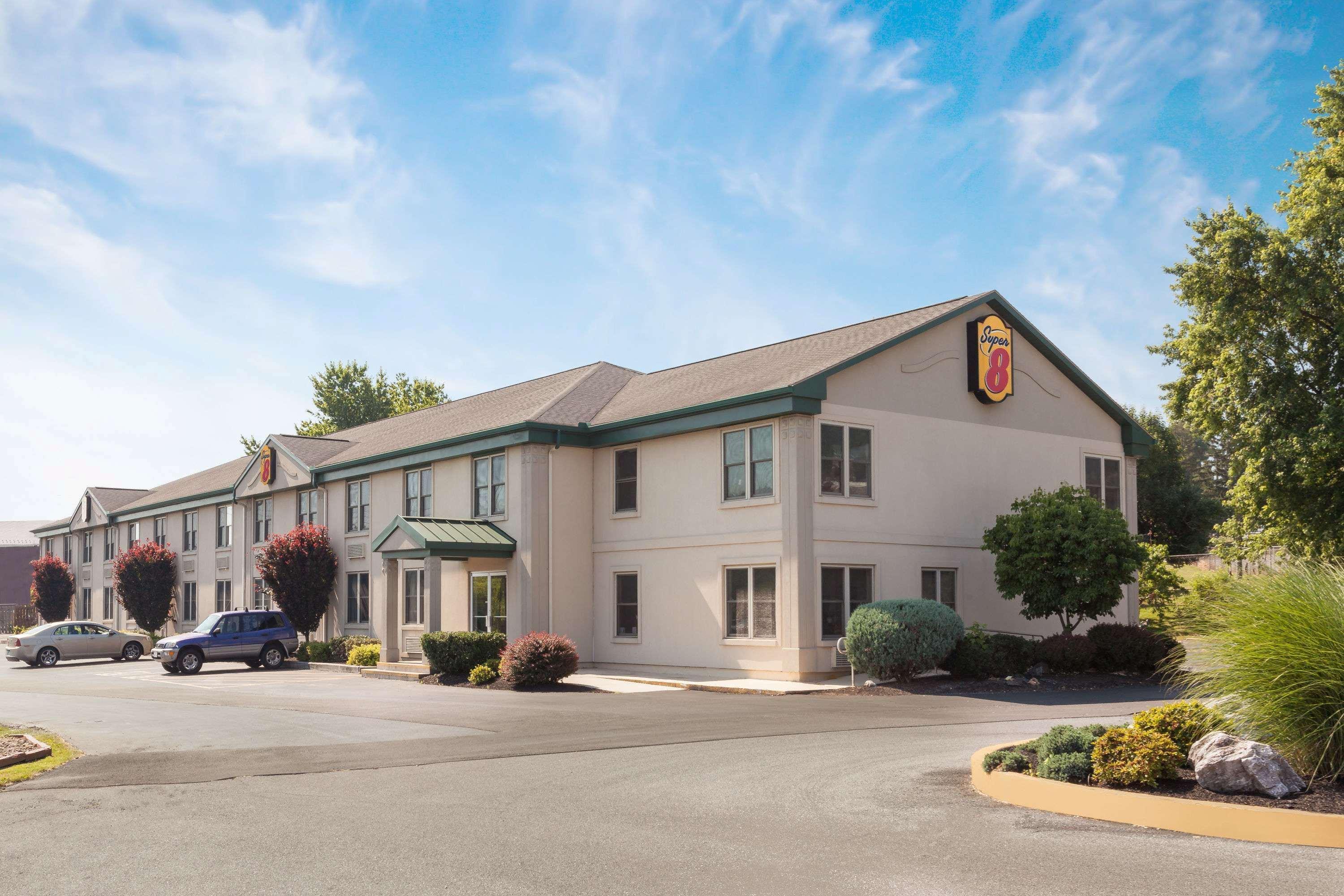 Super 8 By Wyndham Harrisburg Hershey West Buitenkant foto